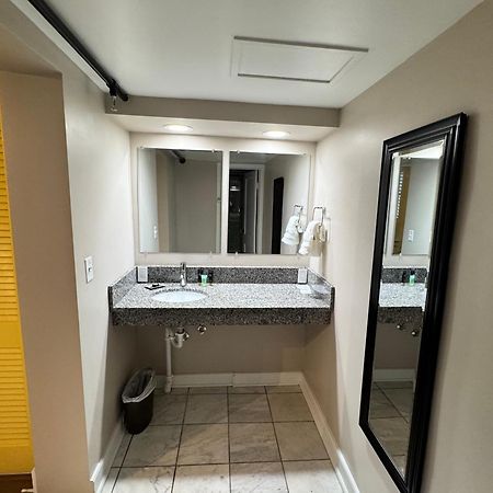 The Sherman Inn Batesville Extérieur photo