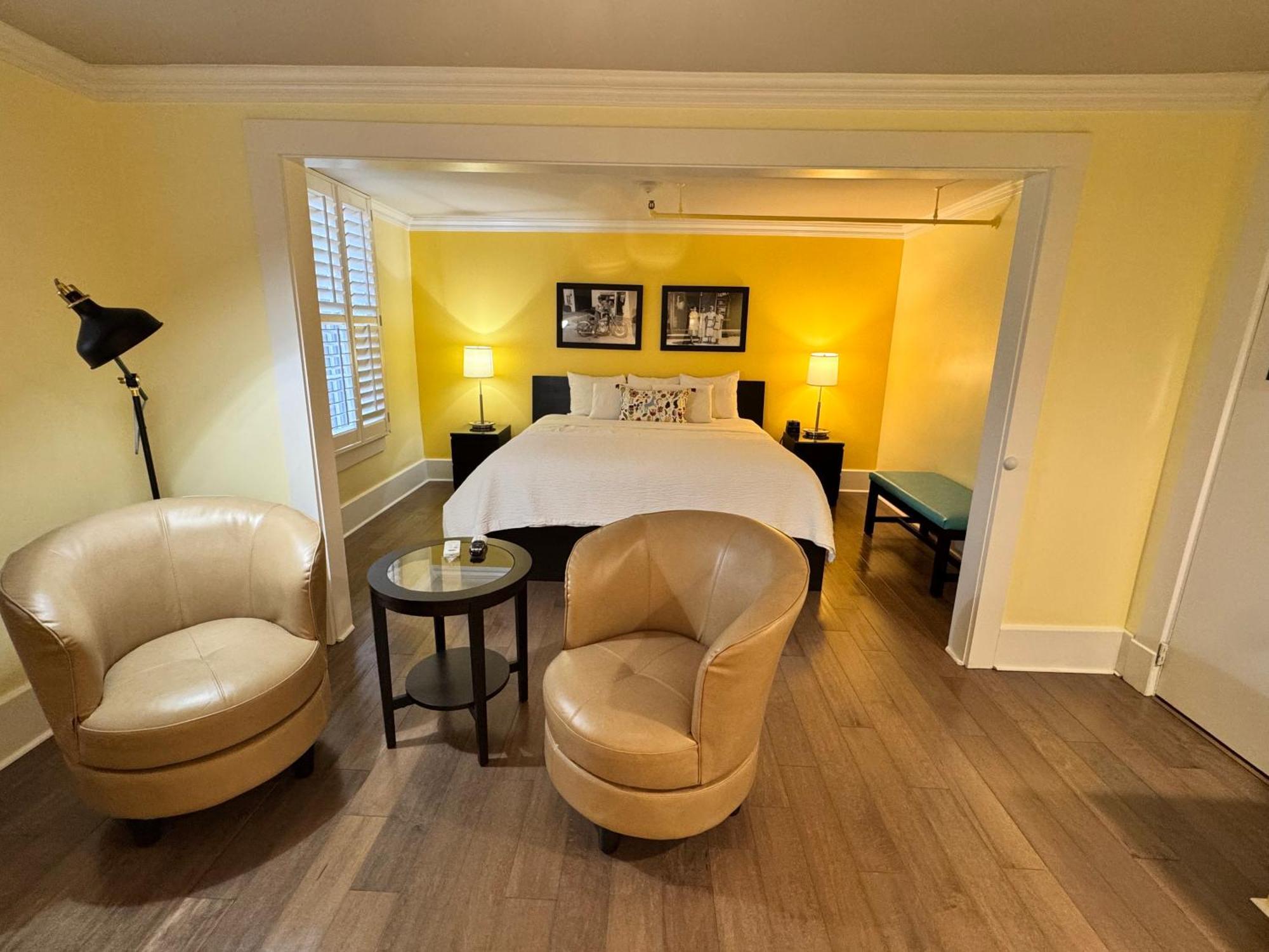 The Sherman Inn Batesville Extérieur photo